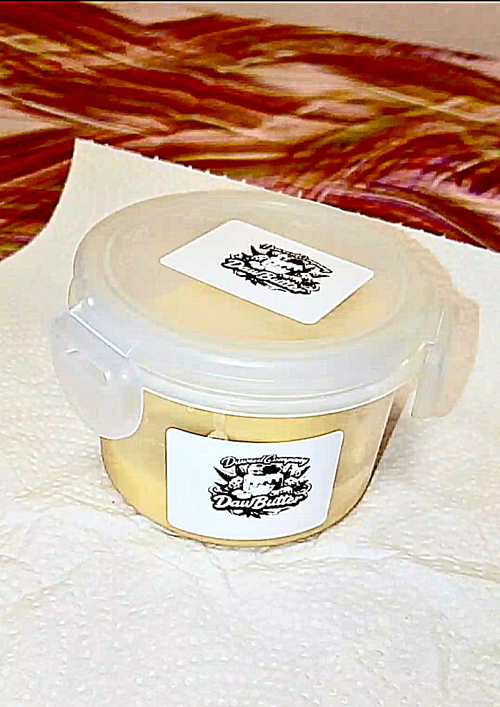 DawButter Velvet Gold – contenitore con logo DaweedCompany